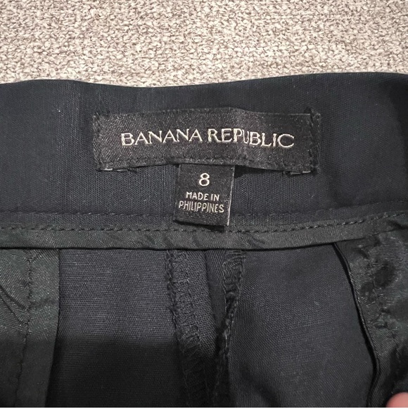 Banana Republic Black Pleated Wide Leg Cropped Pants. Size 8. - Picture 3 of 4